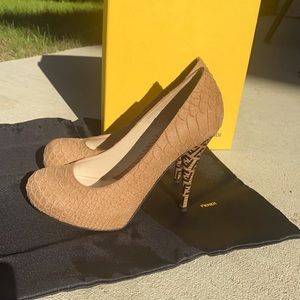Fendi leather heels logo heel